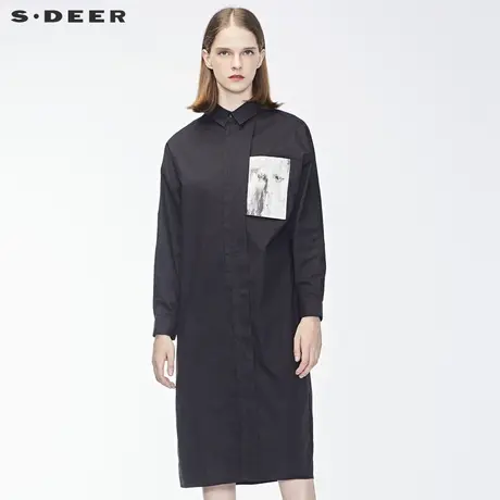 sdeer圣迪奥女装简约方领抽象印胶字母暗门襟长款衬衫S18480554图片
